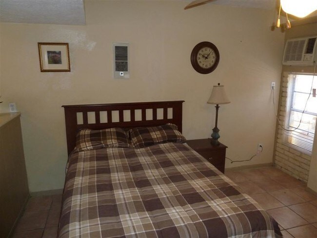 1419 Hawthorne St-Unit -27 in Houston, TX - Building Photo - Building Photo
