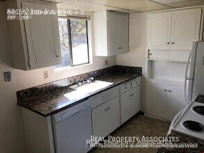 8815 23rd Ave NE in Seattle, WA - Building Photo - Building Photo