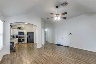 15918 Colonial Bridge Ln in Houston, TX - Foto de edificio - Building Photo