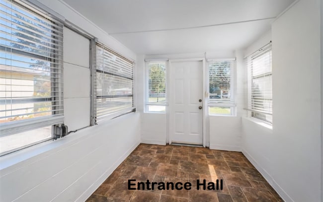 1611 Canterbury Rd N in St. Petersburg, FL - Building Photo - Building Photo