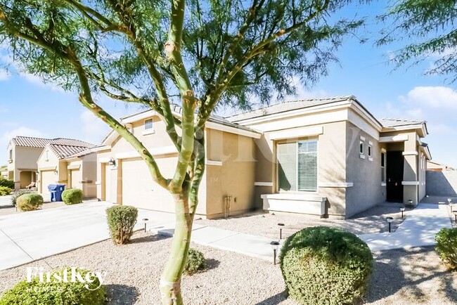 12202 W Rio Vista Ln in Avondale, AZ - Foto de edificio - Building Photo