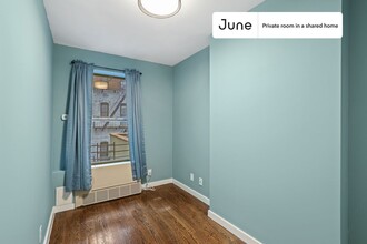 Private bedroom in 3 bed/1 bath Home in New York, NY - Building Photo - Building Photo