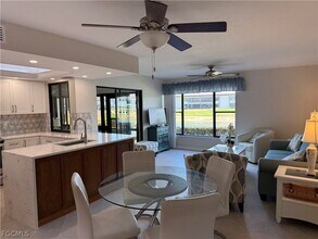 5850 Trailwinds Dr in Ft. Myers, FL - Building Photo - Building Photo