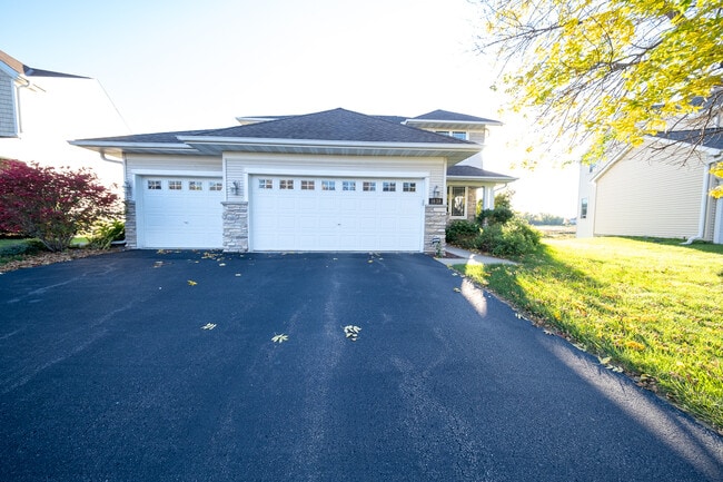 1838 Penstemon Ln
