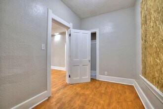 2944 N 12th St in Milwaukee, WI - Building Photo - Building Photo