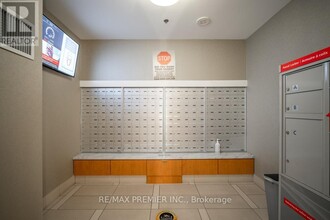 840-840 Queens Plate Dr in Toronto, ON - Building Photo - Building Photo