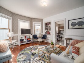 318 Beacon St, Unit 1 in Somerville, MA - Building Photo