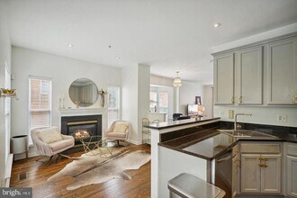 6022 Madison Overlook Ct in Falls Church, VA - Building Photo - Building Photo