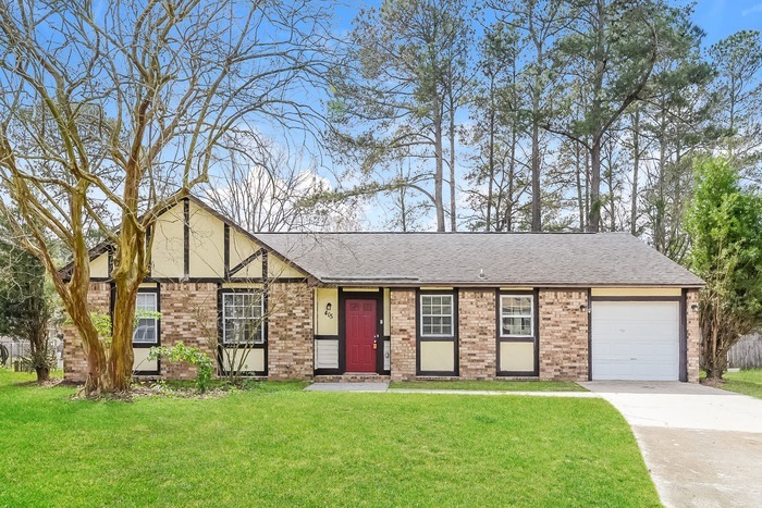 405 County Rd S-18-332 in Summerville, SC - Building Photo