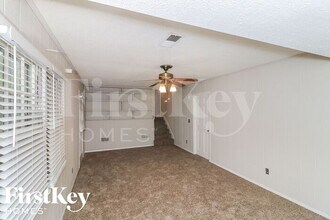 1570 Sprayberry Dr in Marietta, GA - Foto de edificio - Building Photo