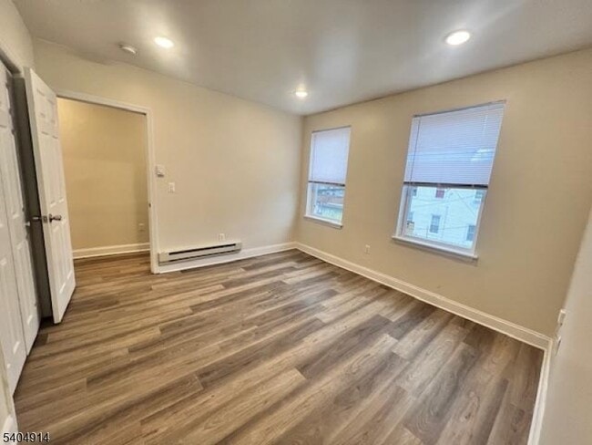 12 Seeley St in Paterson, NJ - Building Photo - Building Photo