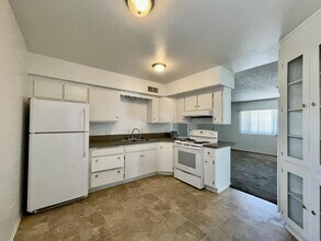 1435 Bryan Dr in Bullhead City, AZ - Building Photo - Building Photo