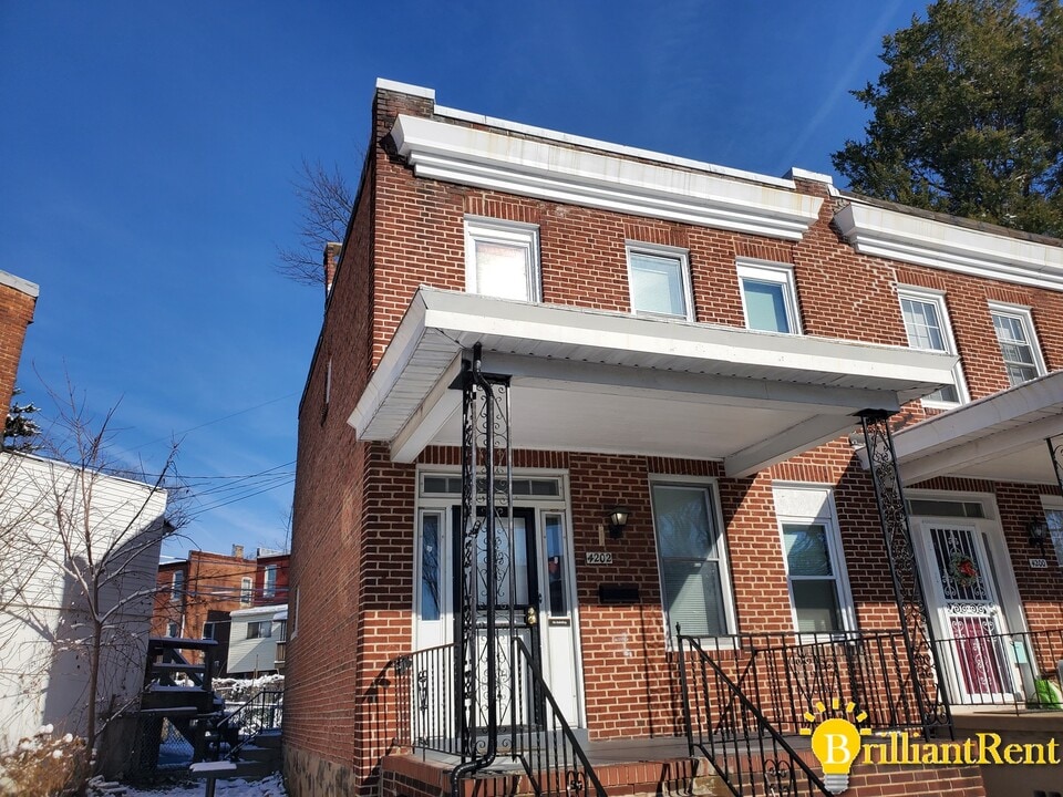 4202 Potter St Photo