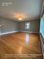 26 Pine Rd in North Hampton, NH - Building Photo