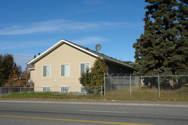 1435 Denali St in Anchorage, AK - Foto de edificio - Building Photo