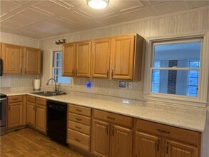 2222 Parkwood Dr in Brunswick, GA - Building Photo - Building Photo