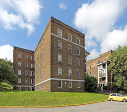 Mountainview Apartments in Hamilton, ON - Building Photo - Building Photo