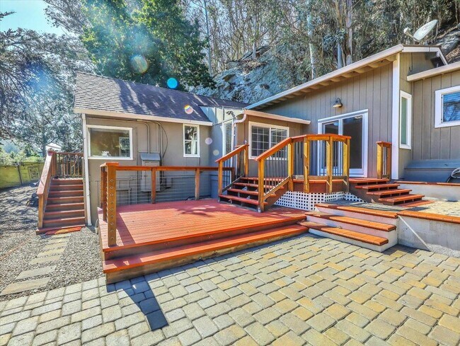11880 San Mateo Rd in Half Moon Bay, CA - Building Photo - Building Photo
