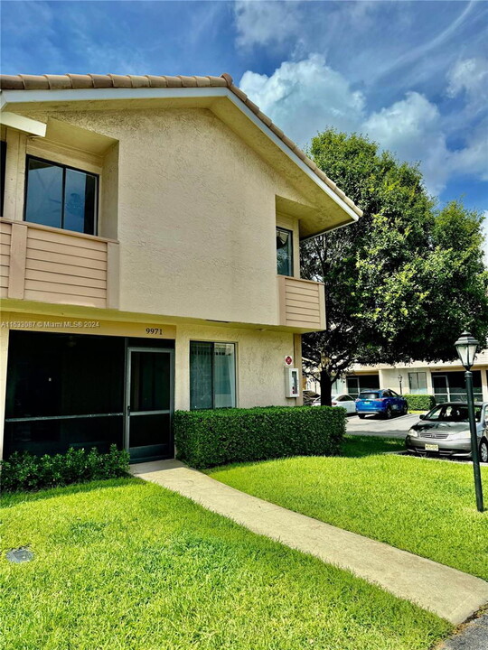 9971 W Atlantic Blvd in Coral Springs, FL - Building Photo