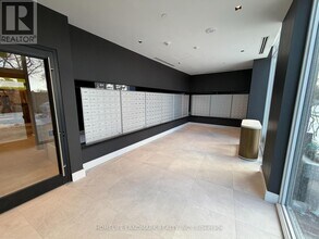 5858 Yonge St in Toronto, ON - Building Photo - Building Photo