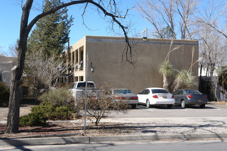 205 Vassar Dr SE in Albuquerque, NM - Building Photo - Building Photo