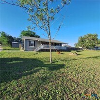 701 Horace Howard Dr in San Marcos, TX - Building Photo