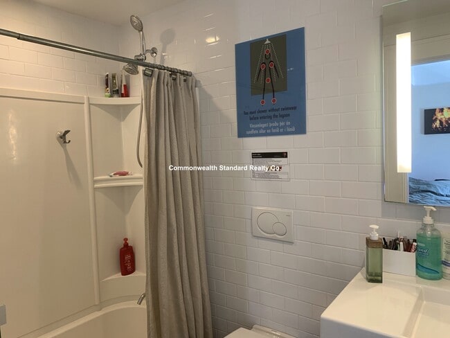 126 Charles St in Cambridge, MA - Building Photo - Building Photo