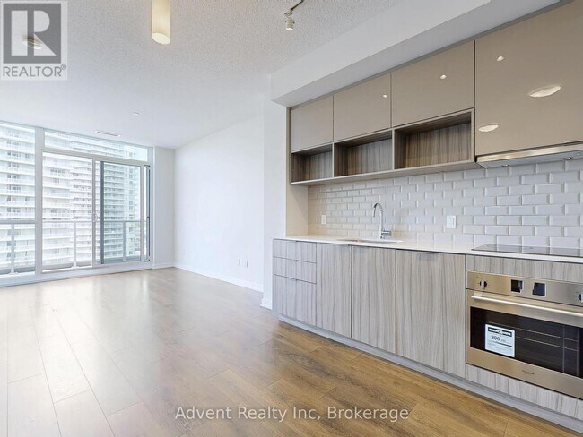 52-1352 Forest Manor Rd in Toronto, ON - Building Photo - Building Photo