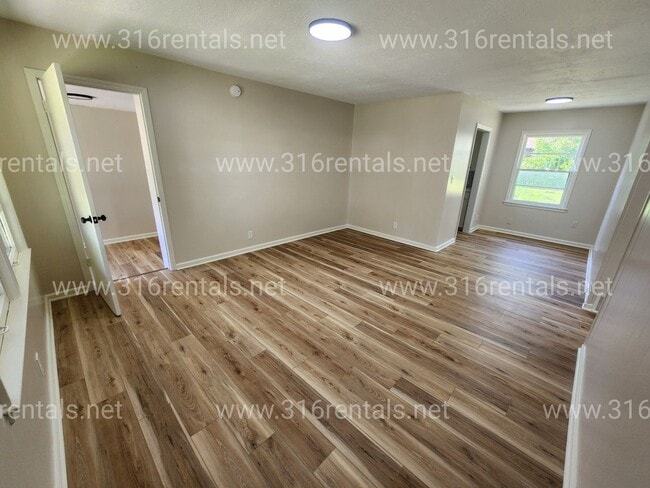 1681 N Kenmar Dr in Wichita, KS - Building Photo - Building Photo