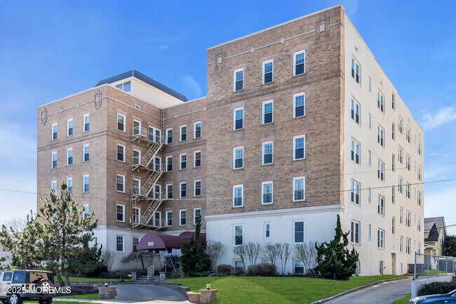 property at 500 Deal Lake Dr