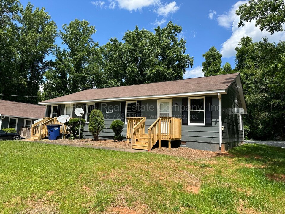 4229 Ogburn Ave in Winston-Salem, NC - Building Photo
