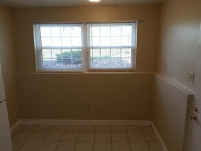 102 Braden Ct, Unit 102 Braden Court in West View, PA - Foto de edificio - Building Photo