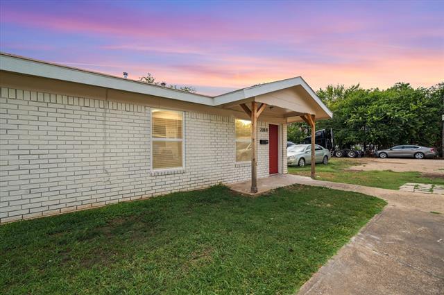 208 Hosack St in Arlington, TX - Building Photo - Building Photo