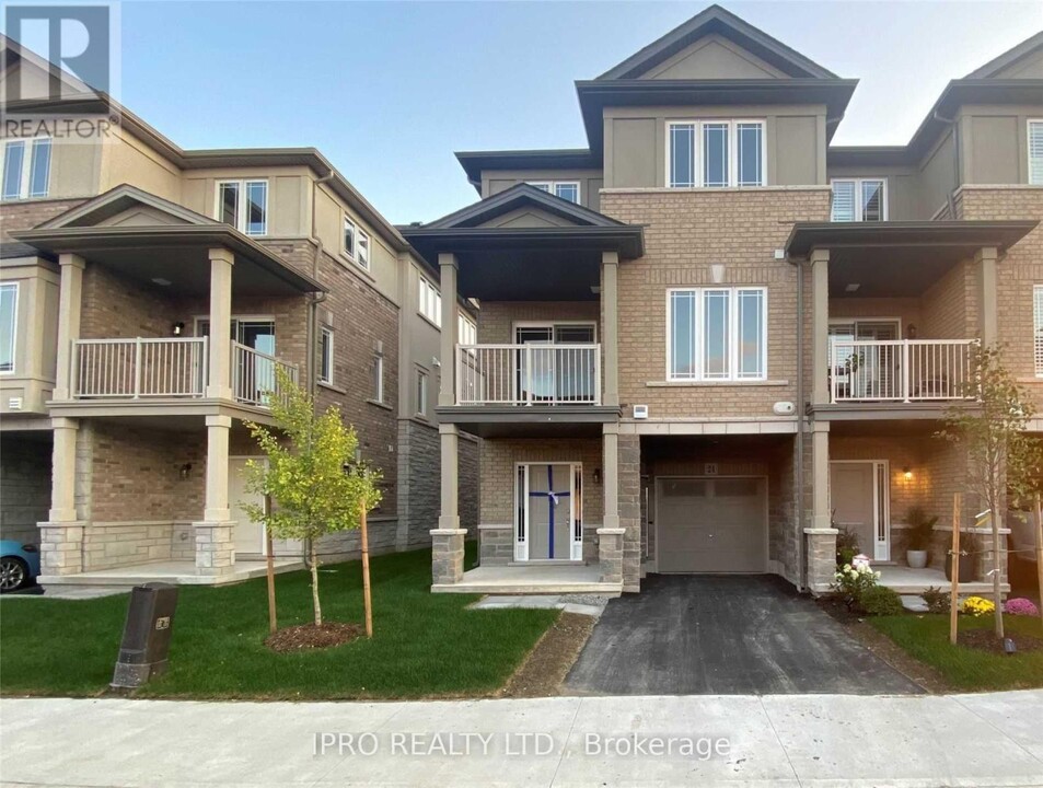 24 Waterlily Wy in Hamilton, ON - Building Photo