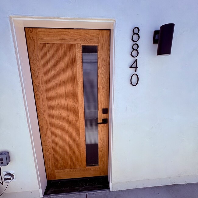 8840 Quakertown Ave in Los Angeles, CA - Building Photo - Building Photo