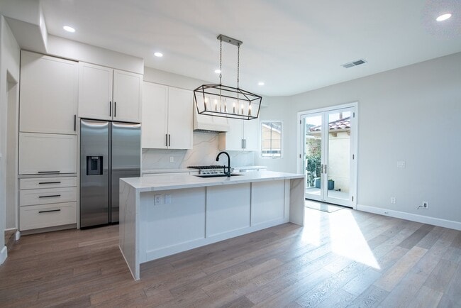 105 S Ditmar St in Oceanside, CA - Building Photo - Building Photo