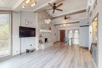 9999 Boat Club Rd in Fort Worth, TX - Foto de edificio - Building Photo