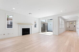 1573 Chestnut St in San Carlos, CA - Building Photo - Building Photo