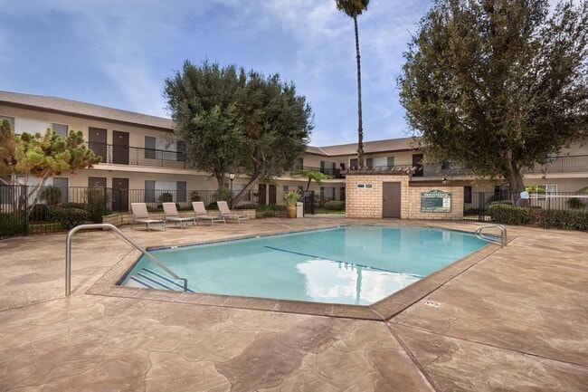 La Madera Apartments in Garden Grove, CA - Building Photo - Building Photo