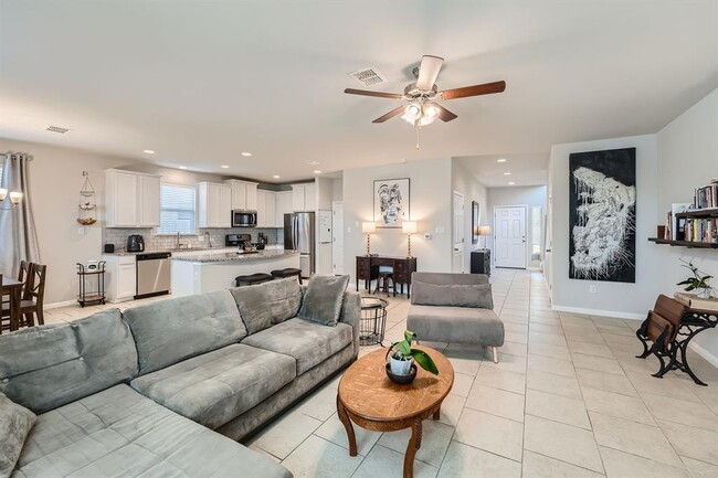 1205 Falconer Wy in Austin, TX - Building Photo - Building Photo