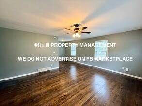 8704 W 70th Terrace in Overland Park, KS - Foto de edificio - Building Photo