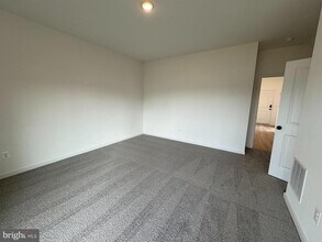 36122 Wilderness Shores Way in Locust Grove, VA - Building Photo - Building Photo