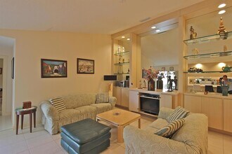 10201 Chapman Oak Ct in Palm Beach Gardens, FL - Foto de edificio - Building Photo