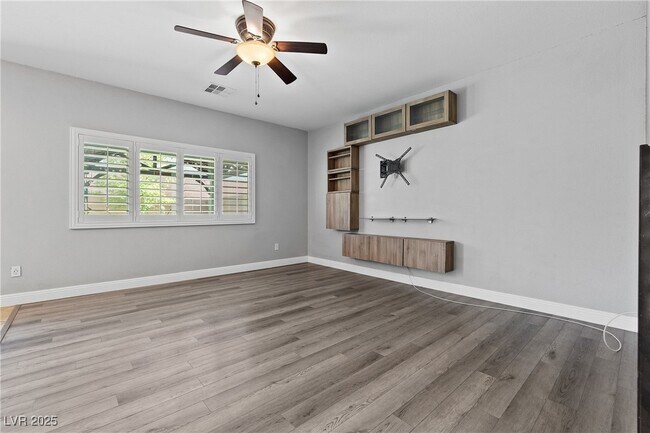 10206 Gibson Isle Dr in Las Vegas, NV - Building Photo - Building Photo