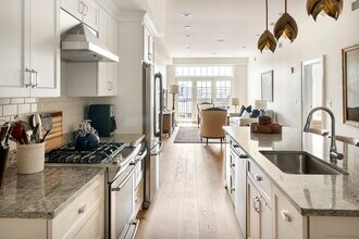 380 Bunker Hill St in Boston, MA - Building Photo - Building Photo