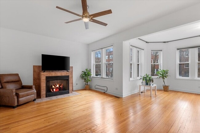 property at 6445 N Greenview Ave