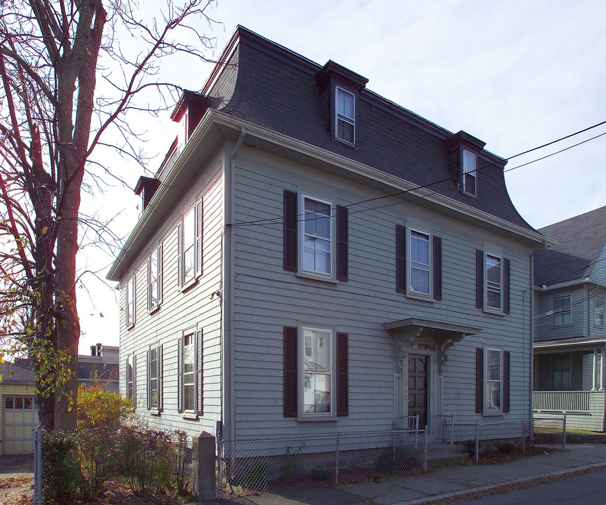 447 Cherry St in Fall River, MA - Building Photo