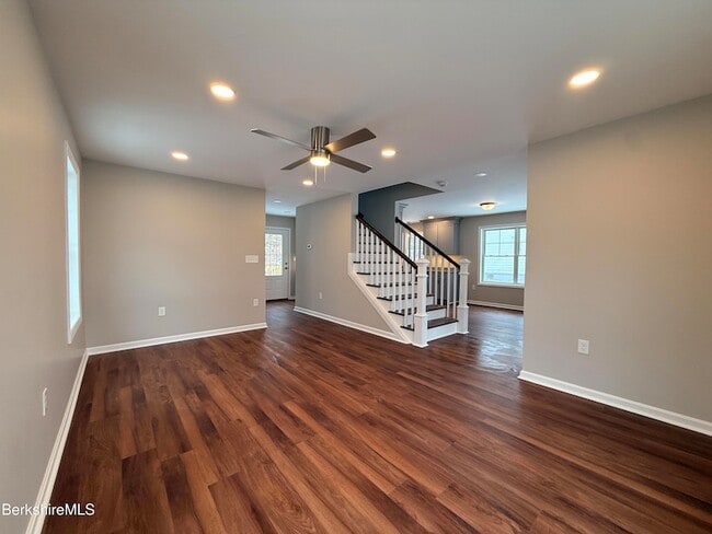 40 E Hoosac St in Adams, MA - Building Photo - Building Photo