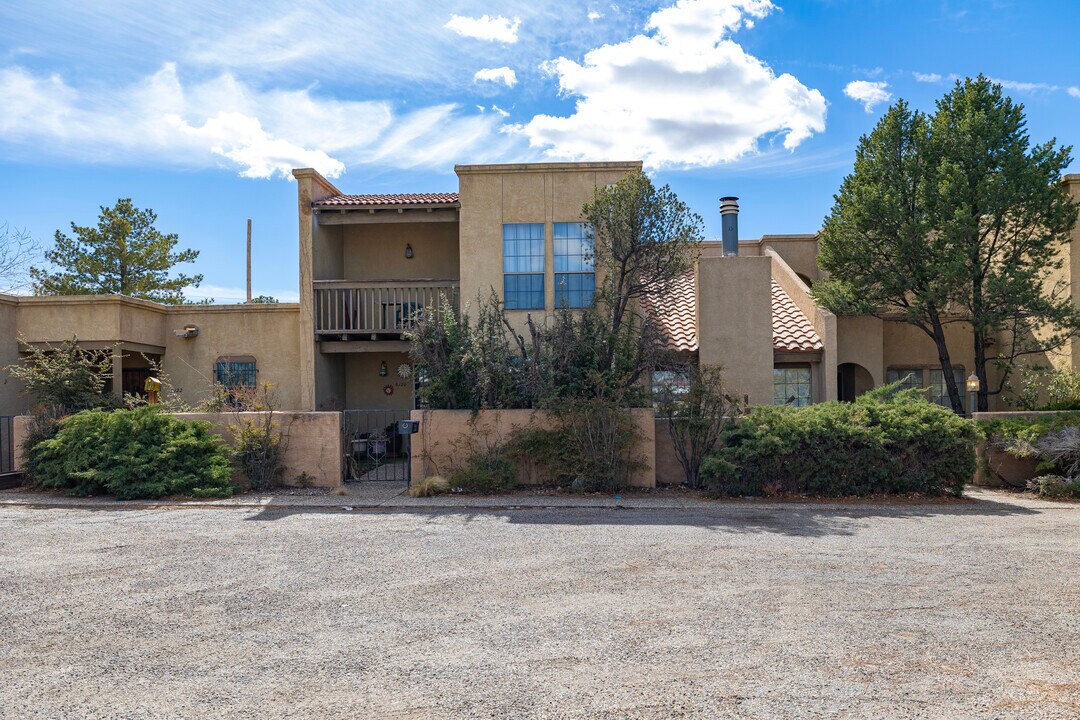 6110-6122 Gibson Blvd SE in Albuquerque, NM - Building Photo