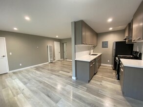 514 S Mariposa Ave in Los Angeles, CA - Building Photo - Building Photo